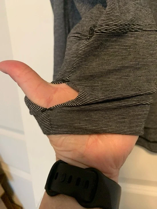 lululemon athletica Black & White Striped Long Sleeve Top Sz 8, GUC - Picture 4 of 6